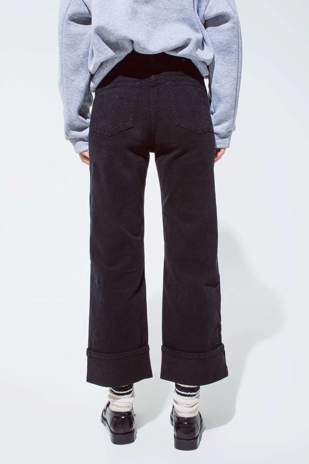 Straight leg jeans in black with folded trouser legs - Coloured Jeans