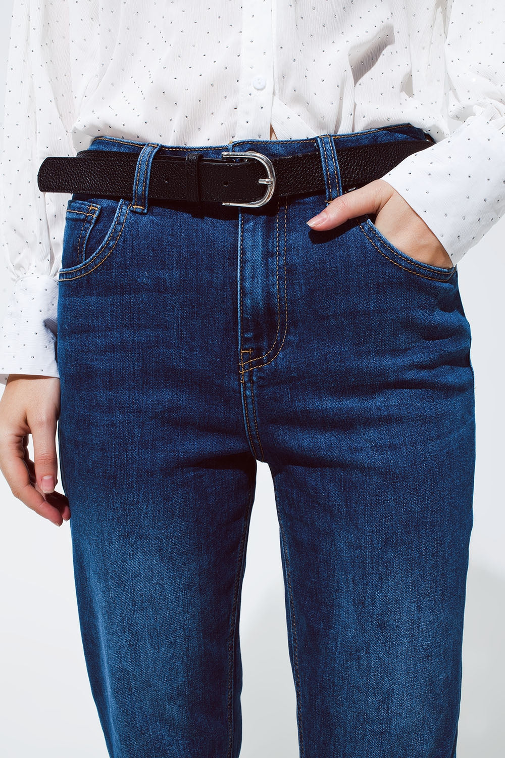 Mum Jeans in Medium Wash With Folded Hem - Denim