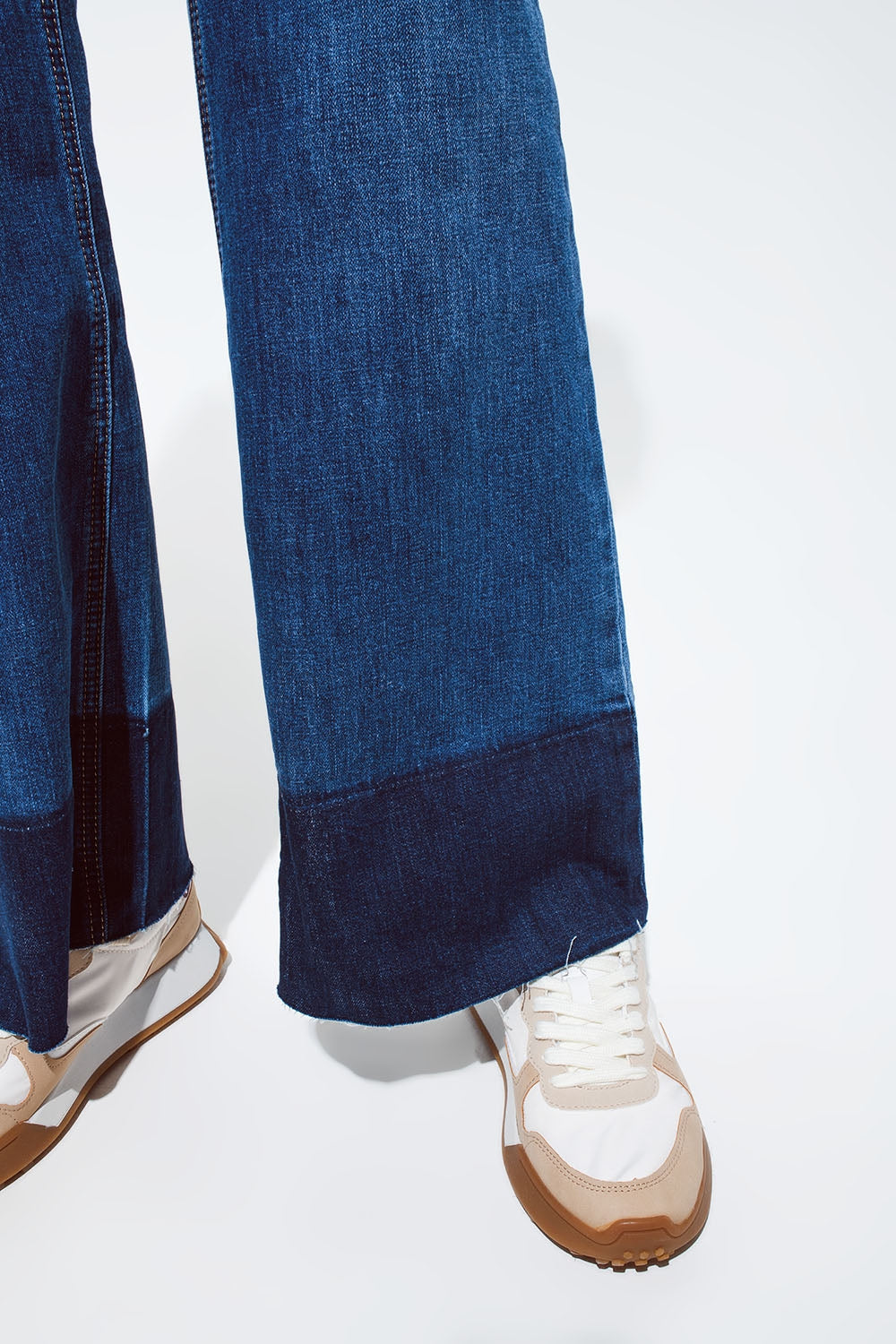 Blue flaired jeans with dark blue hem - Denim