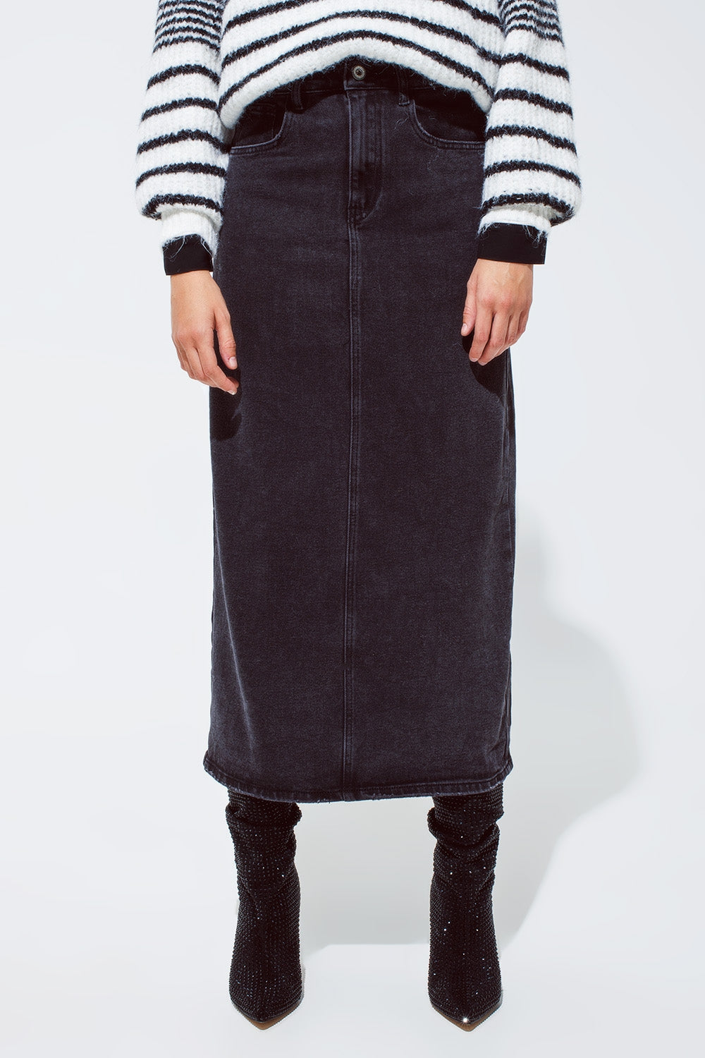 Maxi black denim skirt with a split on the back