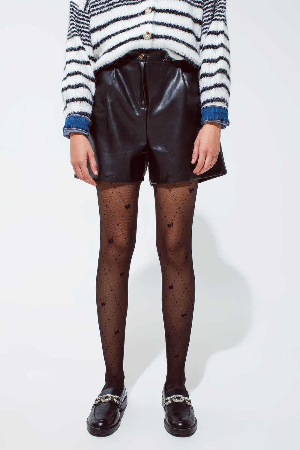 Faux leather oversized shorts with pleat down the front and pockets in black - trousers