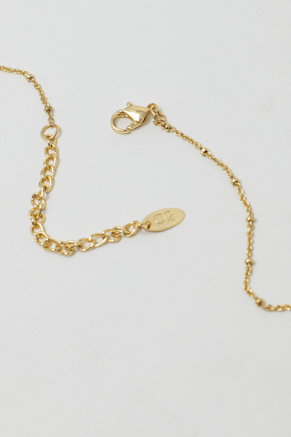 Dainty  golden necklace with very sutil and beautiful star charm