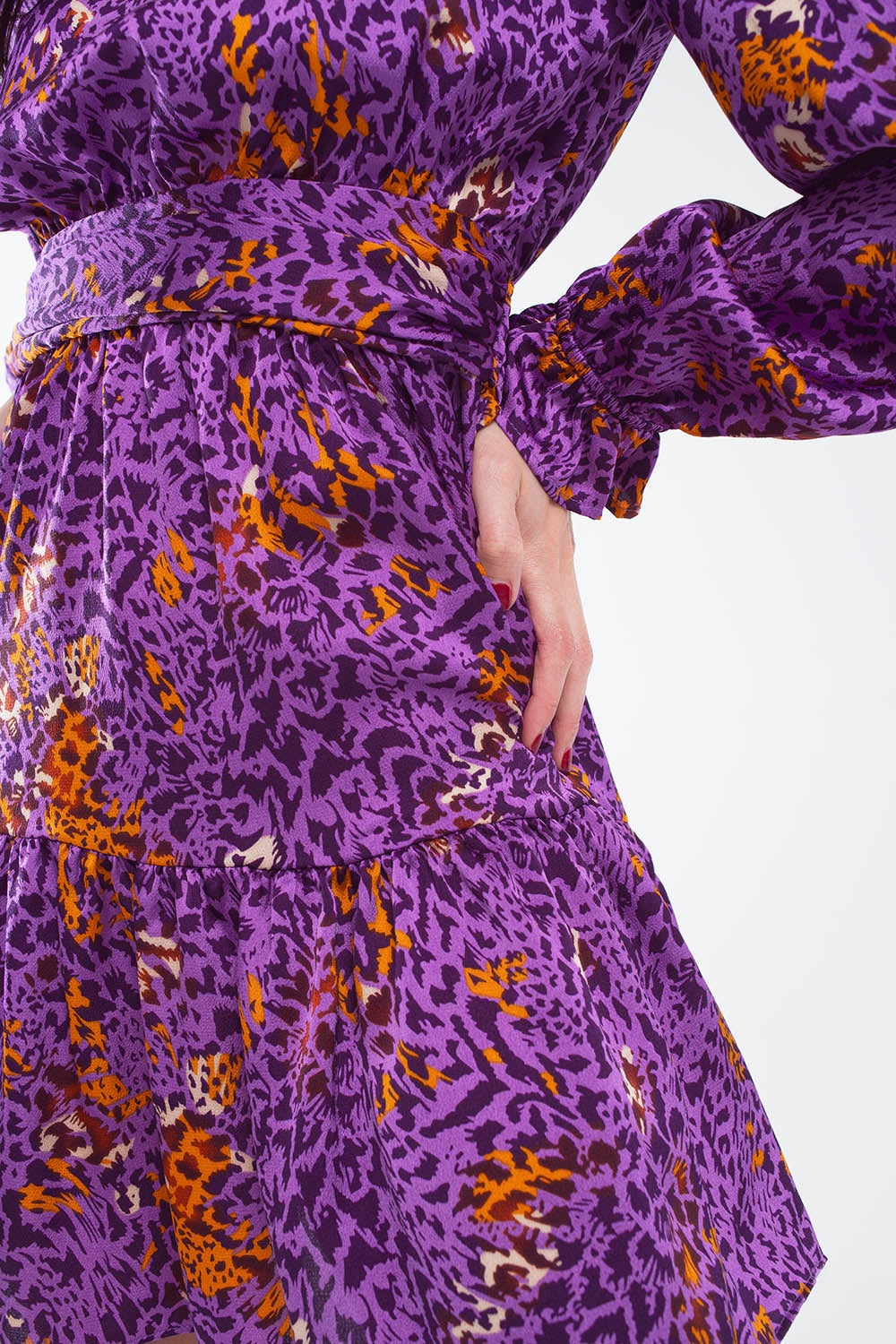 Short Printed Dress With Tiered Skirt and Ruffled Cuff in Purple - dress
