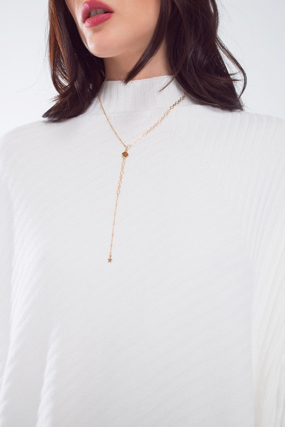 Dainty  golden necklace with very sutil and beautiful star charm