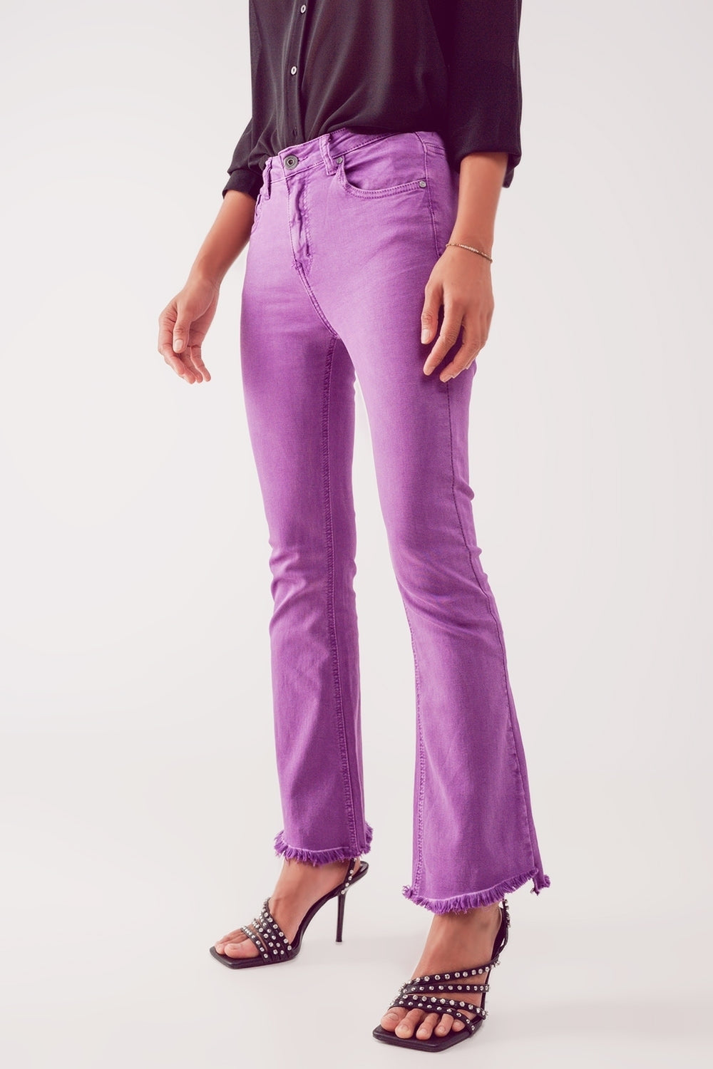 Flare jeans with raw hem edge in purple - Coloured Jeans