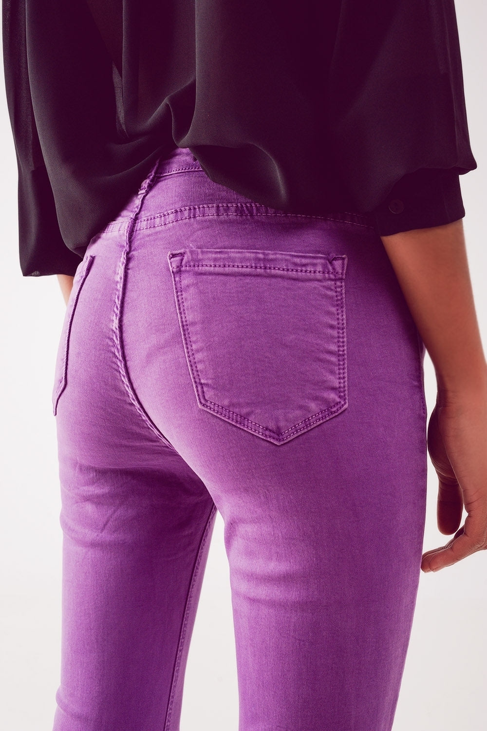 Flare jeans with raw hem edge in purple - Coloured Jeans