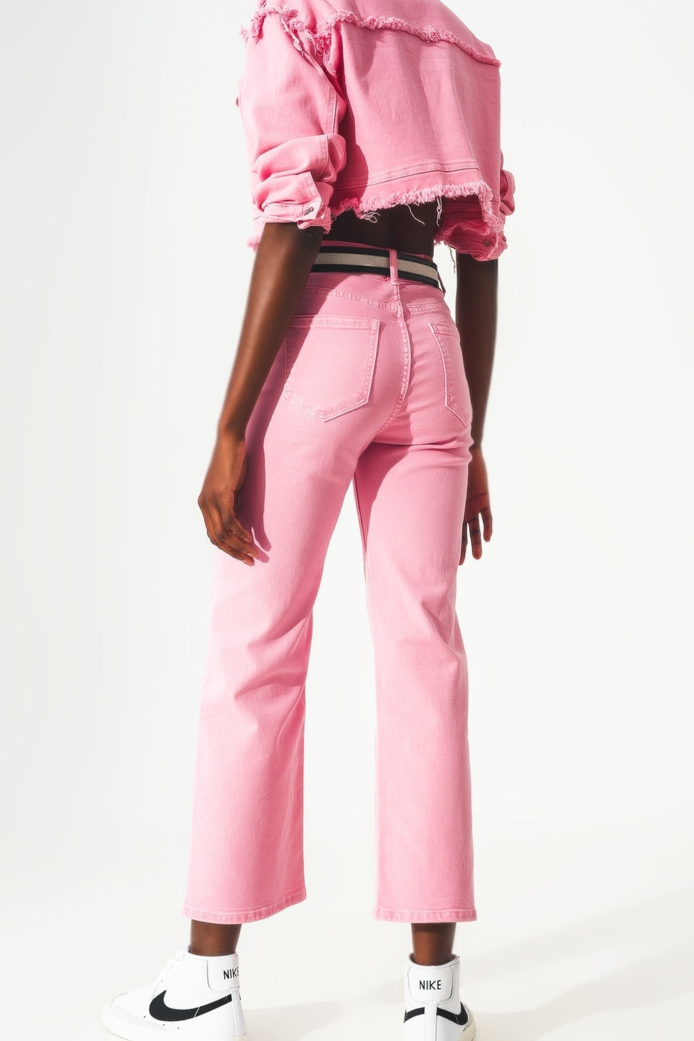 Cropped wide leg jeans in pink - Coloured Jeans