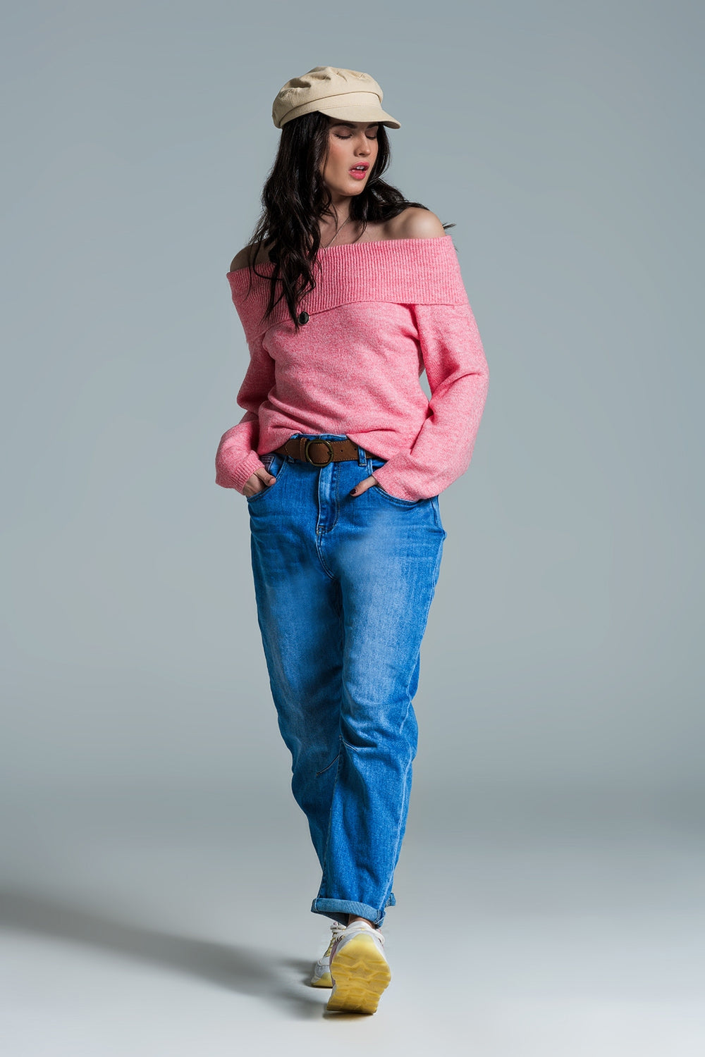 Basic Mom Fit Jeans In Mid Wash With Knee Darts - Denim