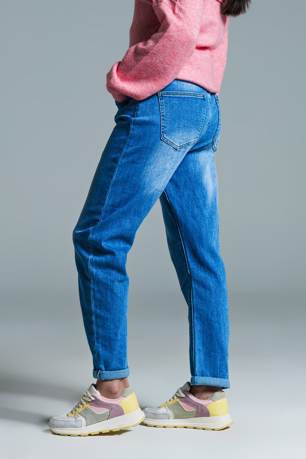 Basic Mom Fit Jeans In Mid Wash With Knee Darts - Denim
