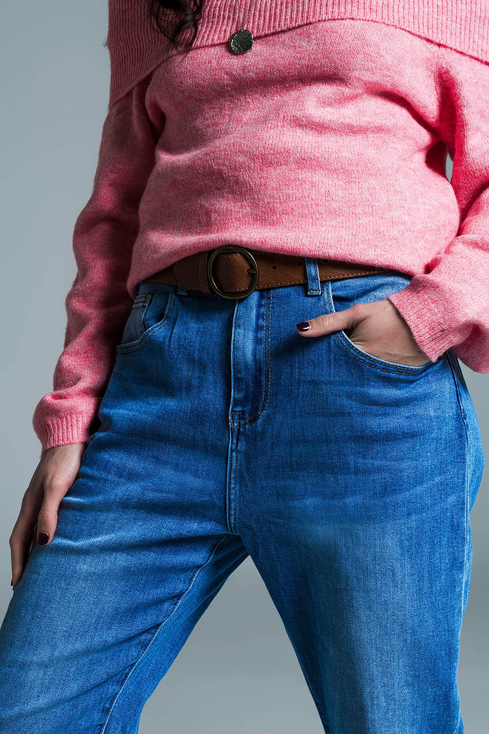 Basic Mom Fit Jeans In Mid Wash With Knee Darts - Denim