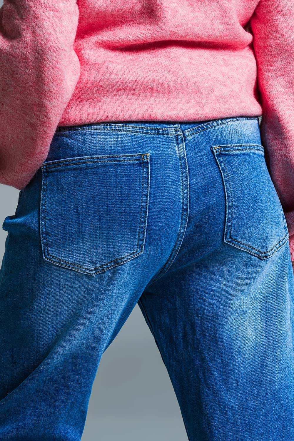 Basic Mom Fit Jeans In Mid Wash With Knee Darts - Denim