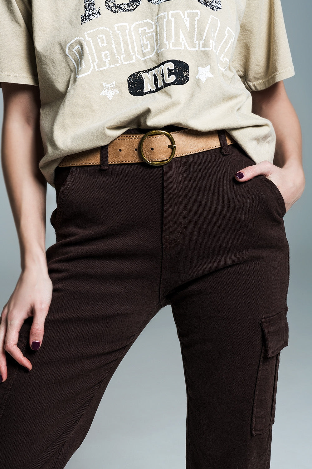 Relaxed cargo pants in dark brown - Coloured Jeans