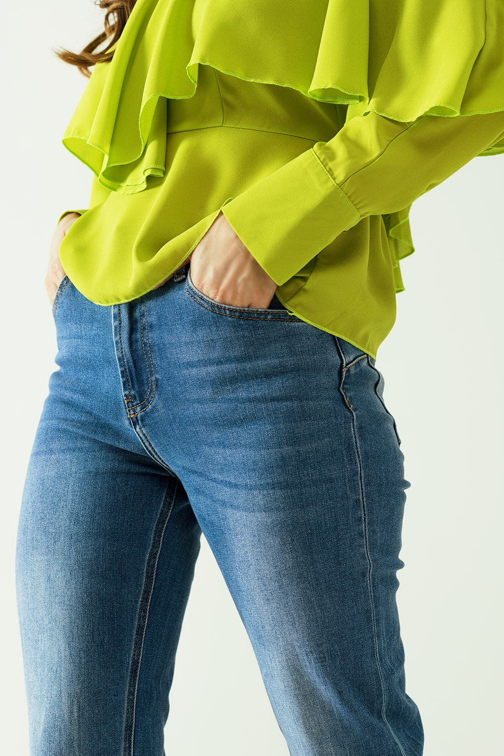 Basic straight jeans with five pockets and frontal metalic button closure - Denim