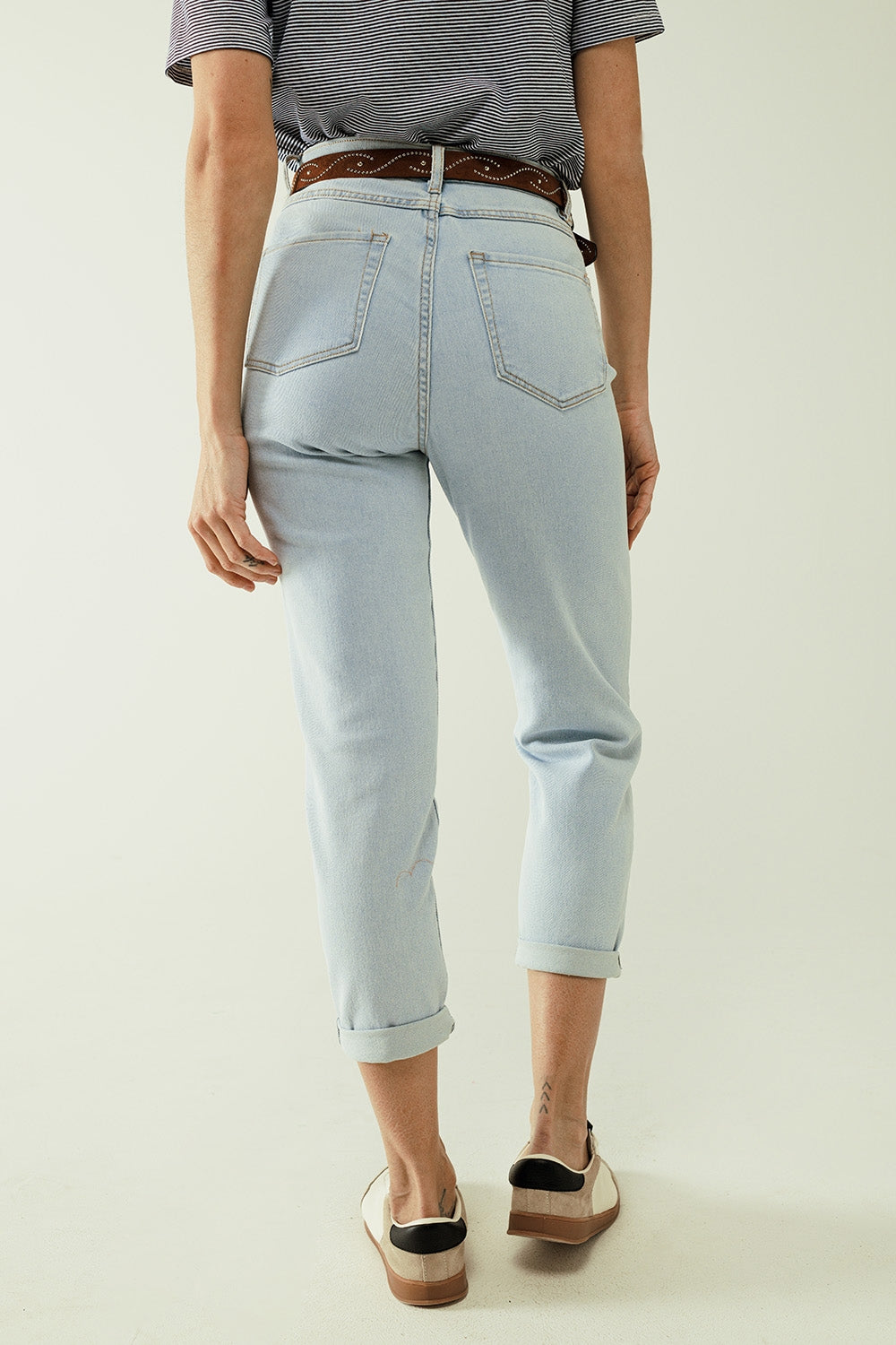 Straight light blue jean with hem and five pockets - Denim