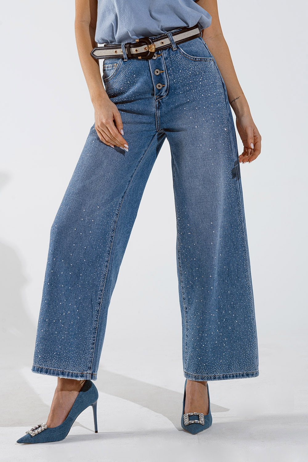 Wide Leg Jeans With Exposed Buttons And Stras Details in Mid Wash - Denim