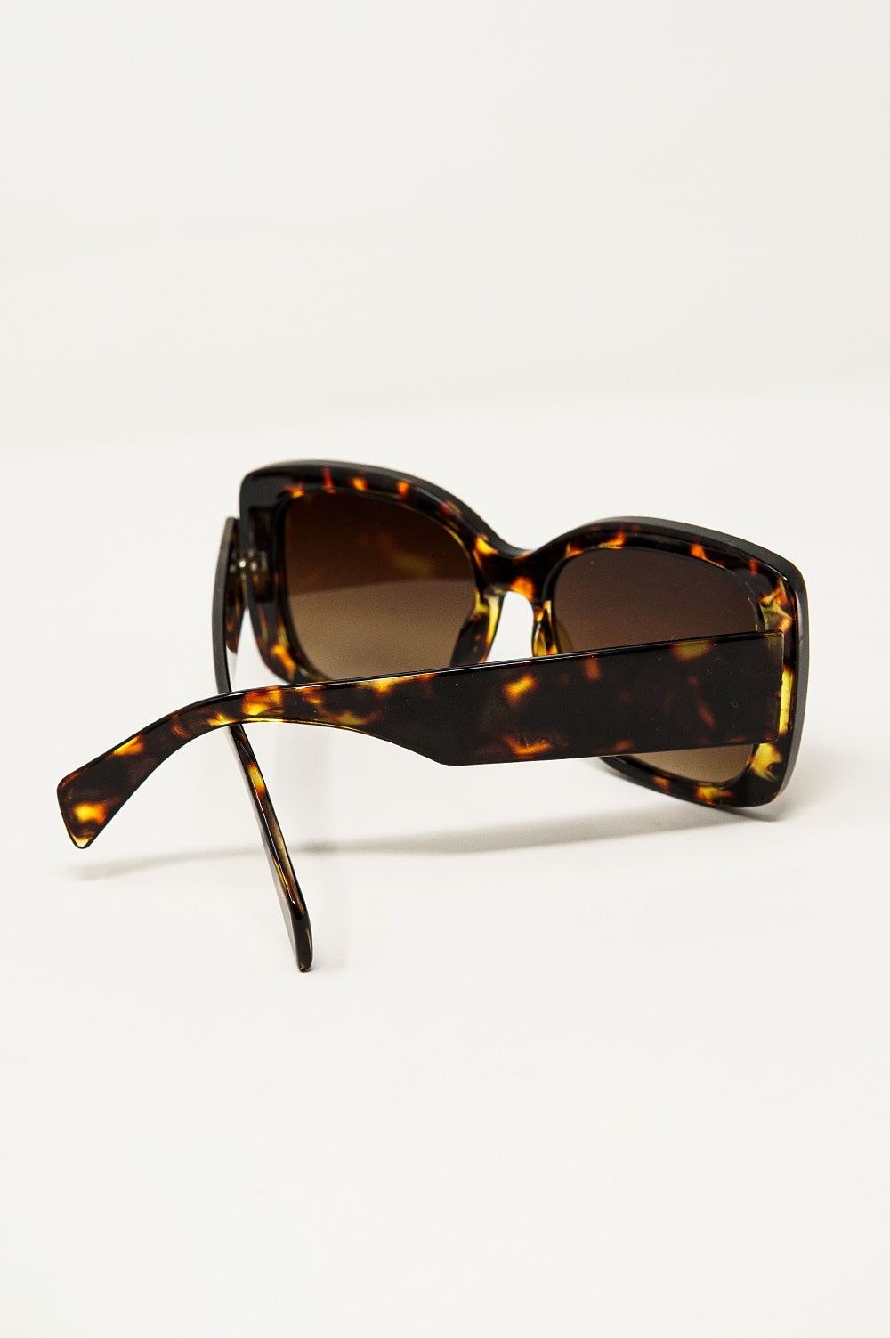 Oversized Squared Thin Frame Sunglasses in Light Tortoise Shell