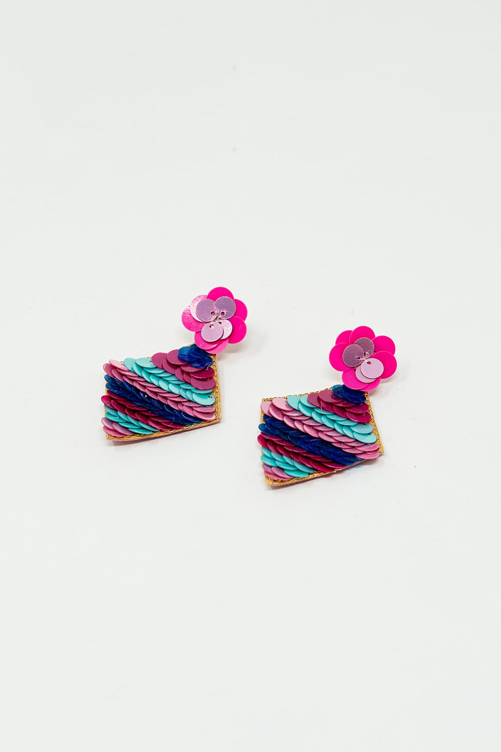 Diamond shape Earrings With Multicolor Sequin details.