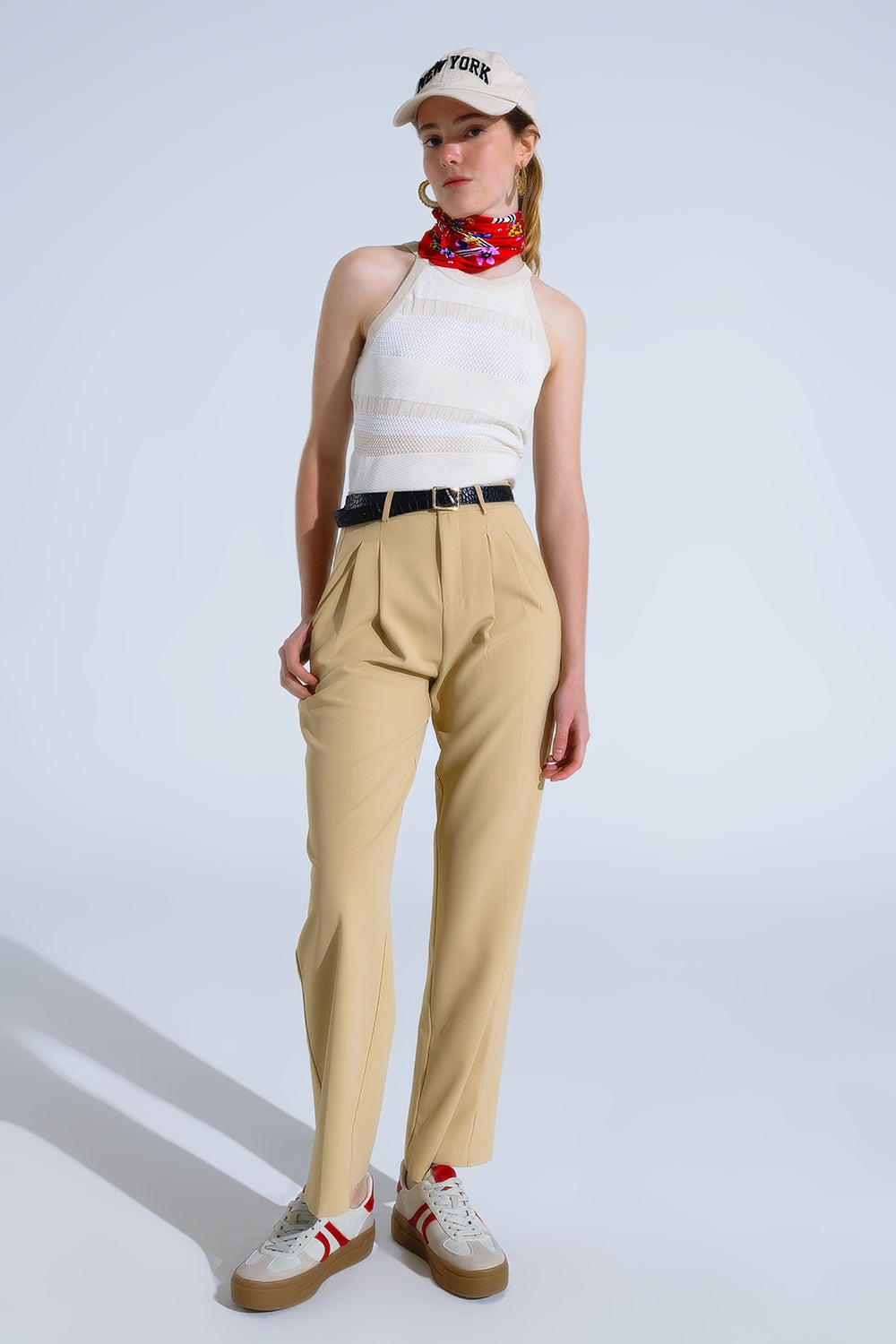 Straight Leg Trousers With Side Pockets and Darts in Beige - trousers