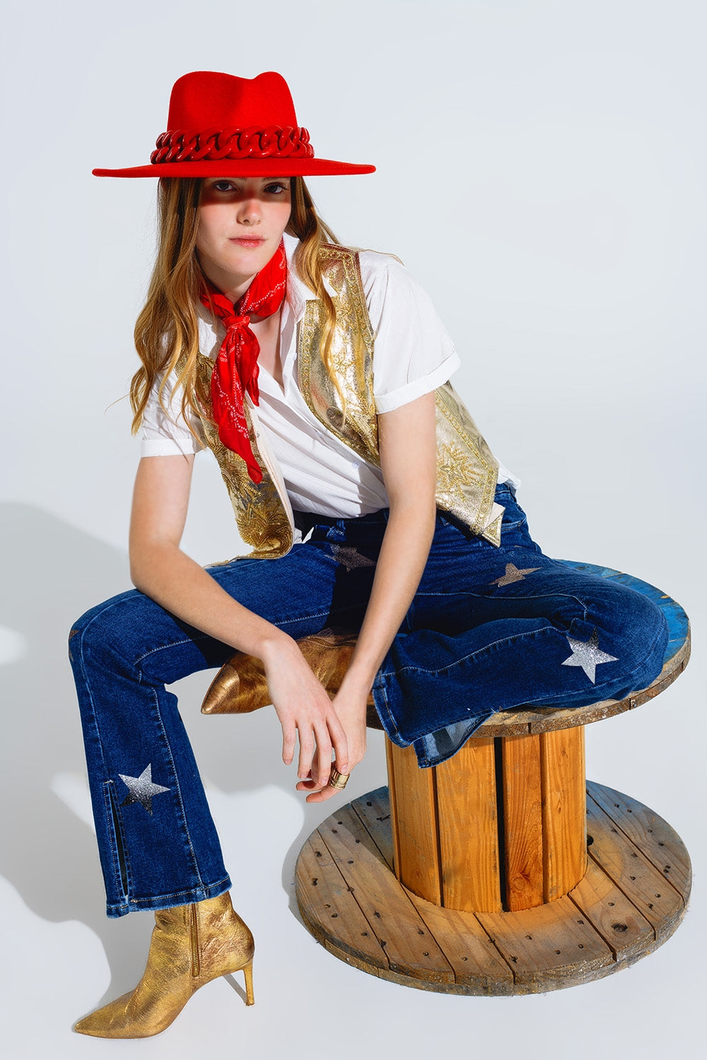 Open Vest With Embroidered Stars in Gold - blazer