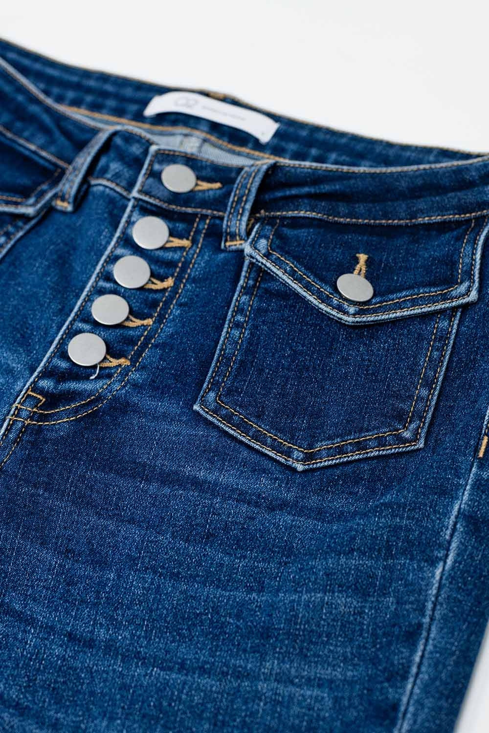medium wash flared jeans with pockets - Denim