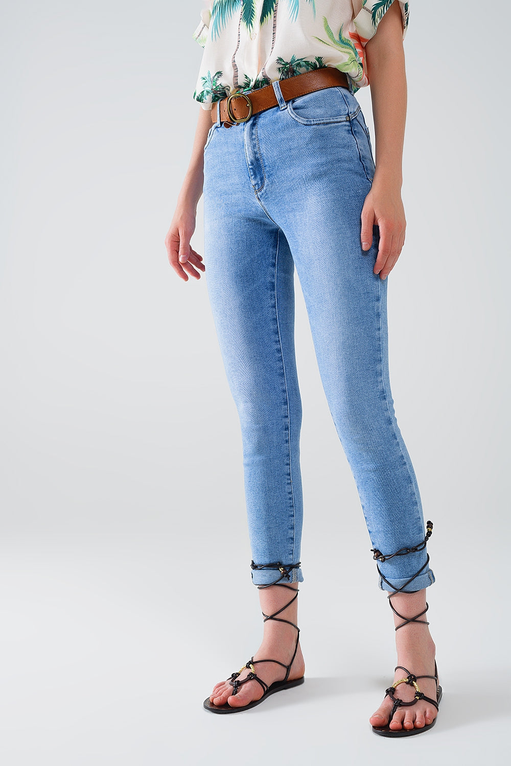 Regular Waist super Skinny Jeans in Light Wash with 5 pockets - Denim