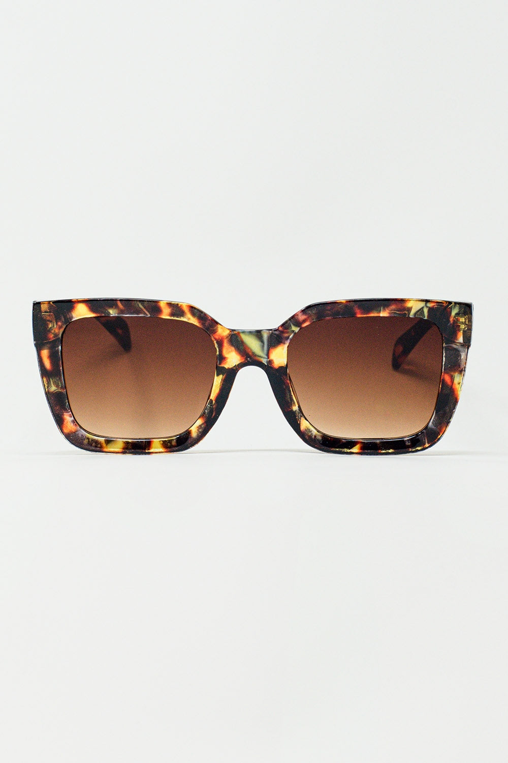 Elongated Squared Sunglasses With Dark Lenses in Tortoise Shell
