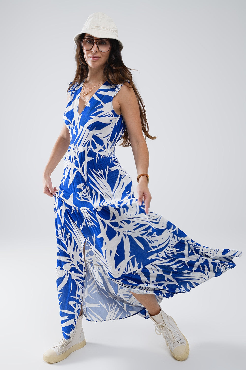 Maxi Tropical Print V-neck Dress With Slit in Blue - dress