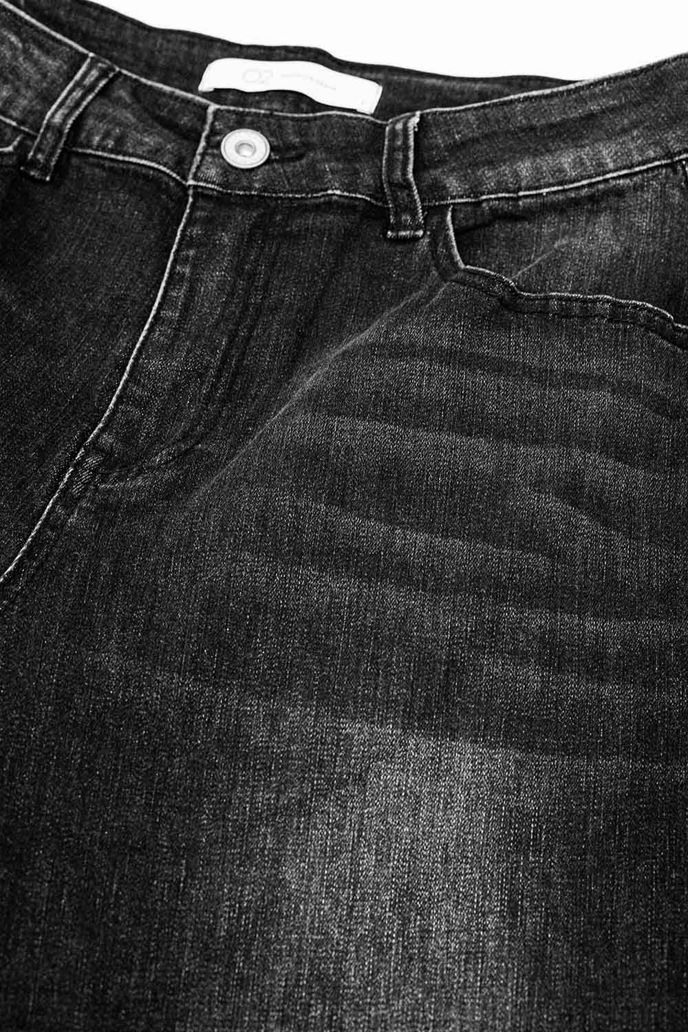 Black Straight Jeans With Seam Detail - Denim