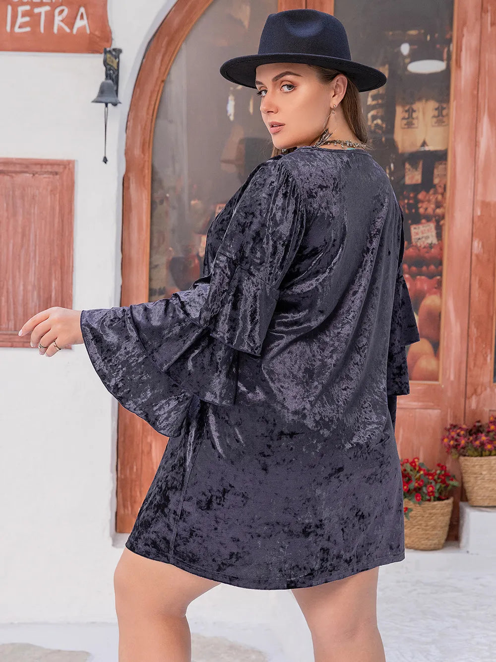 Plus Size Round Neck Flounce Sleeve Mini Dress -