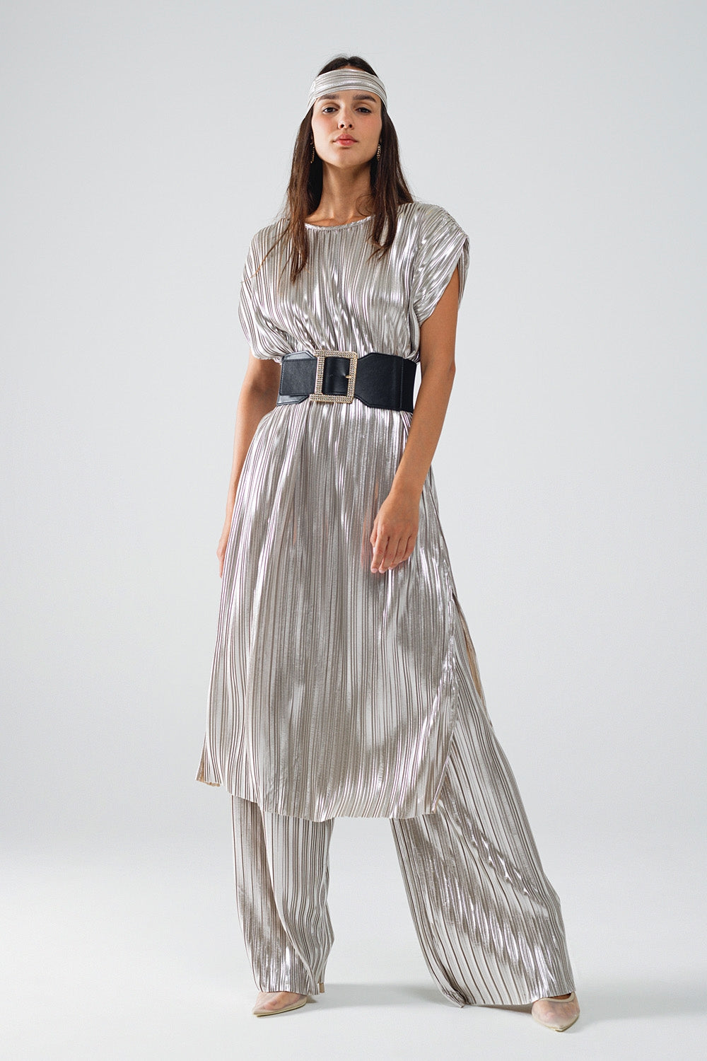 Silver Pleated Dress With Belt And Short Sleeves - dress