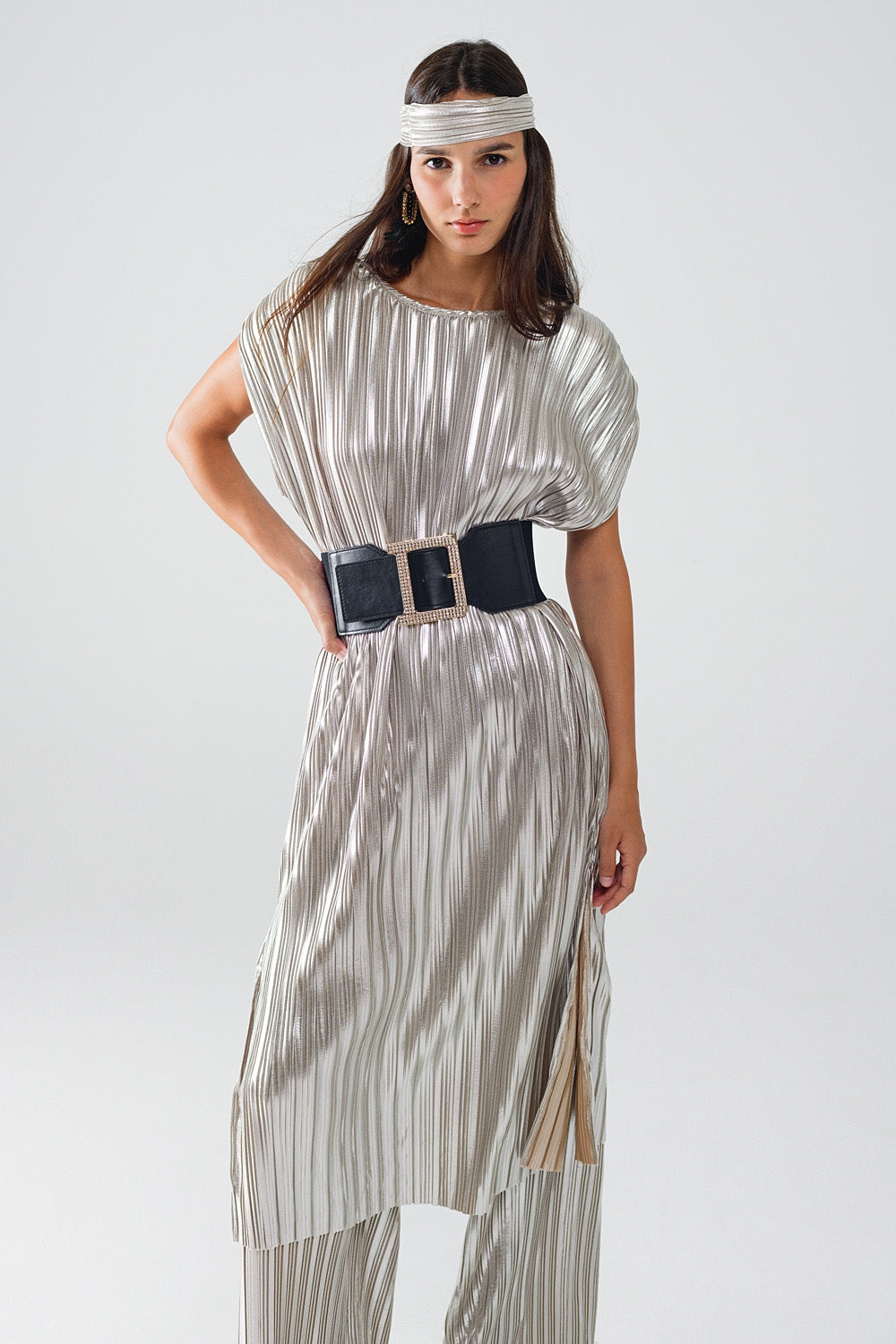 Silver Pleated Dress With Belt And Short Sleeves - dress