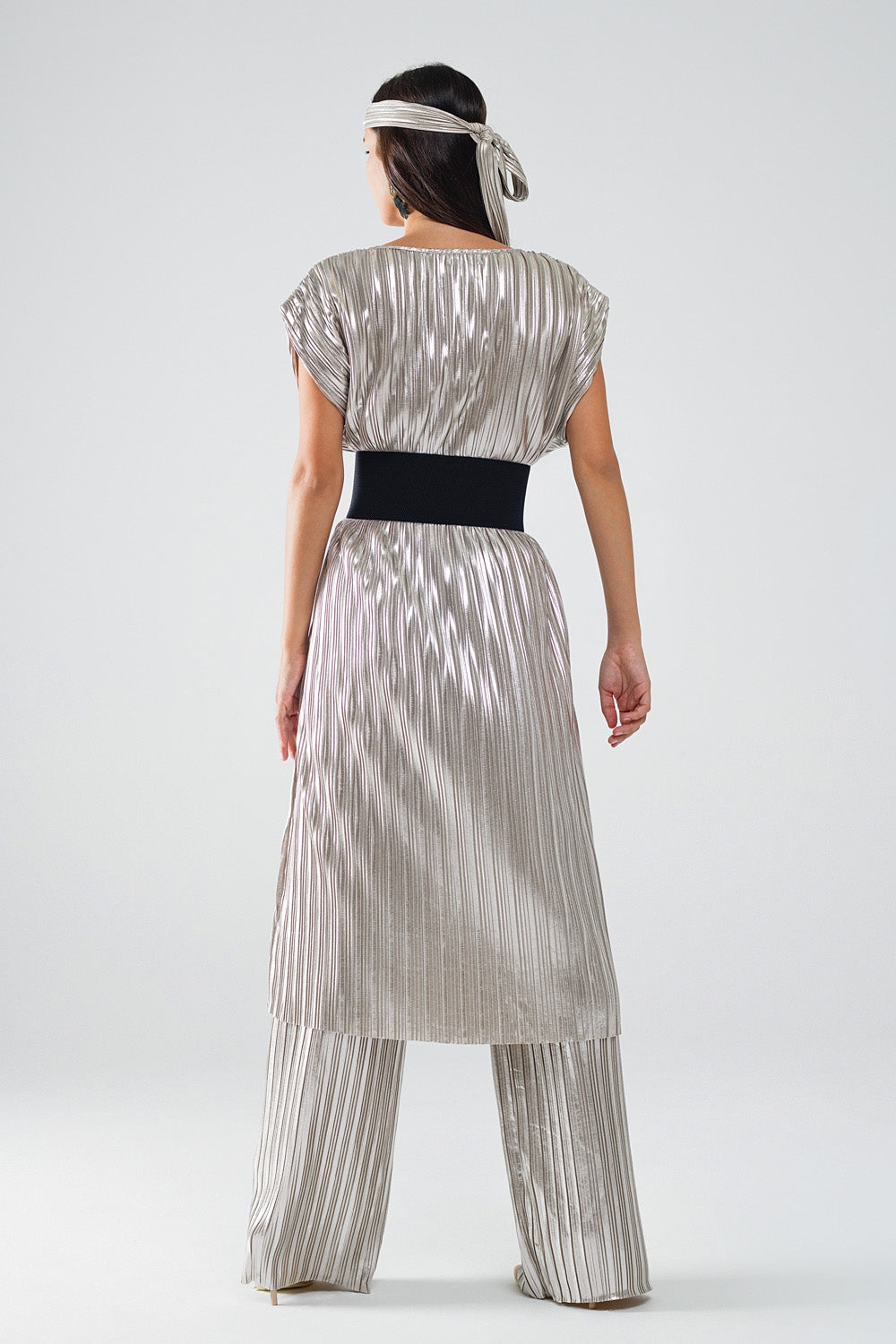 Silver Pleated Dress With Belt And Short Sleeves - dress