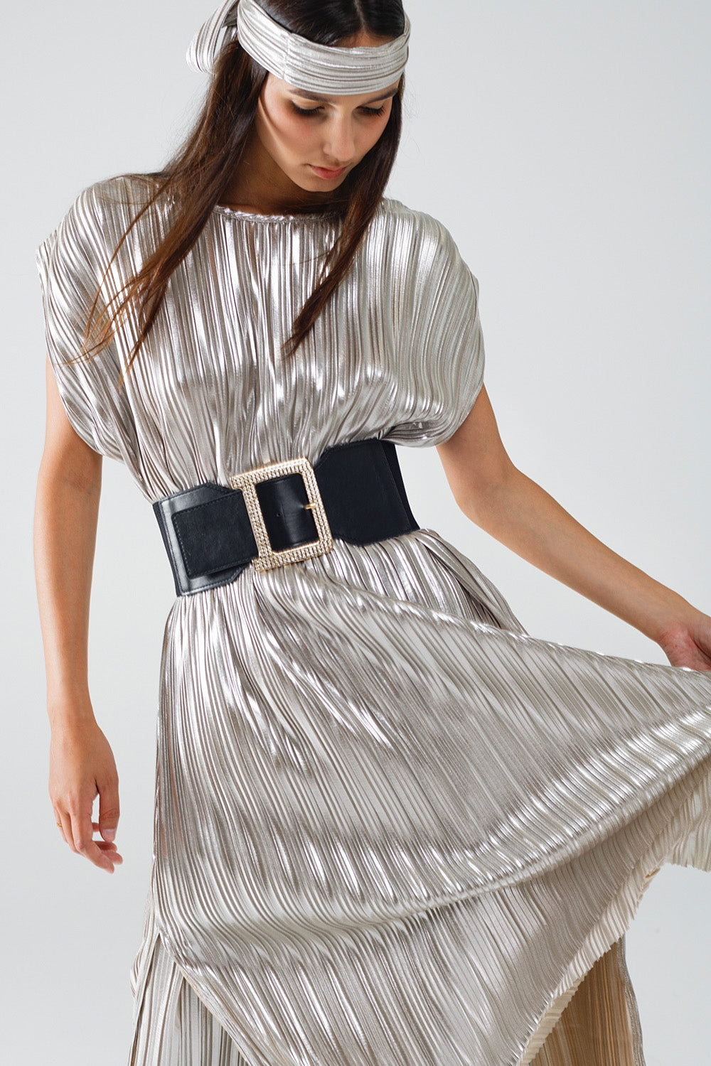 Silver Pleated Dress With Belt And Short Sleeves - dress