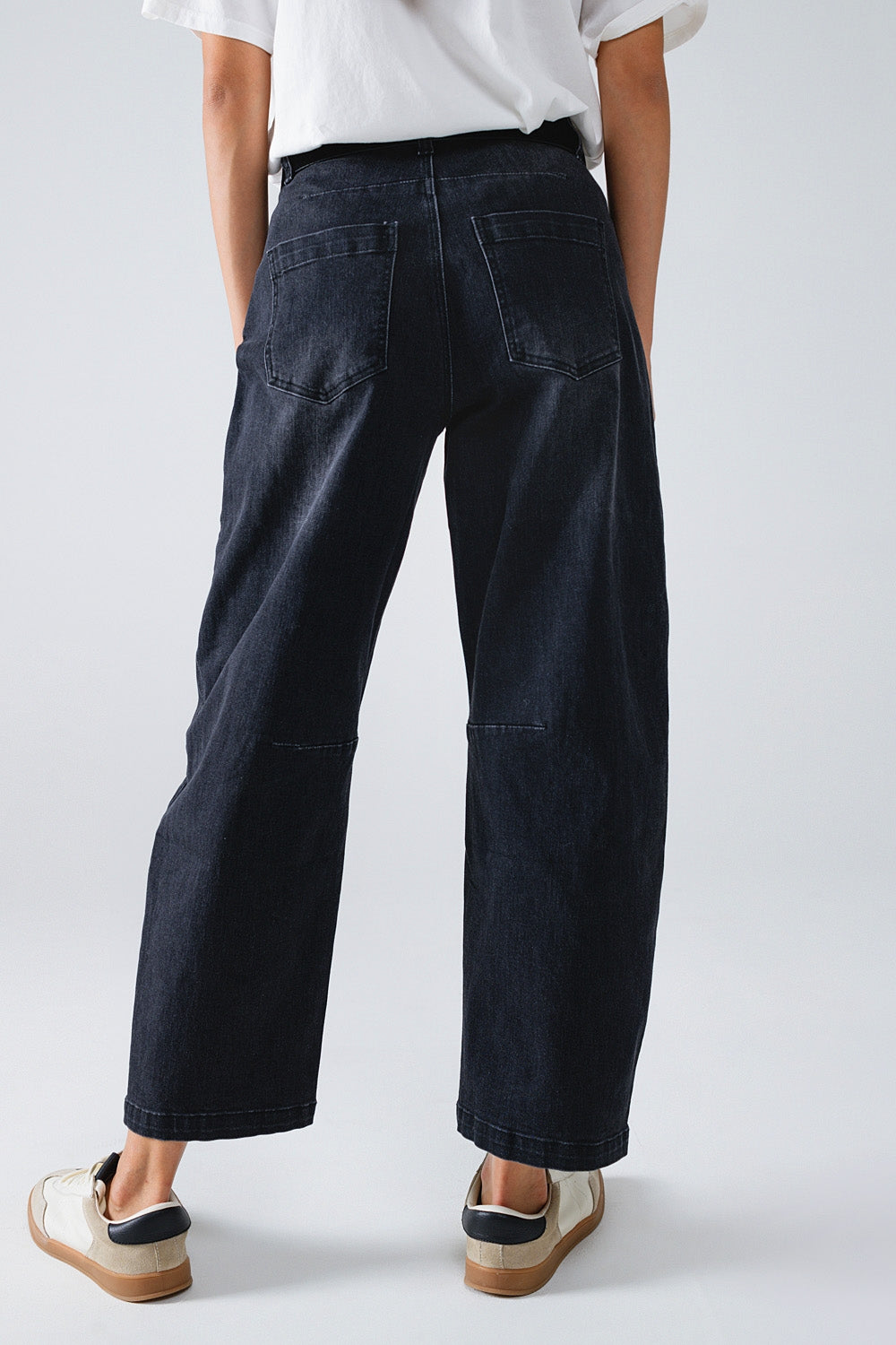 Black Straight Jeans With Seam Detail - Denim