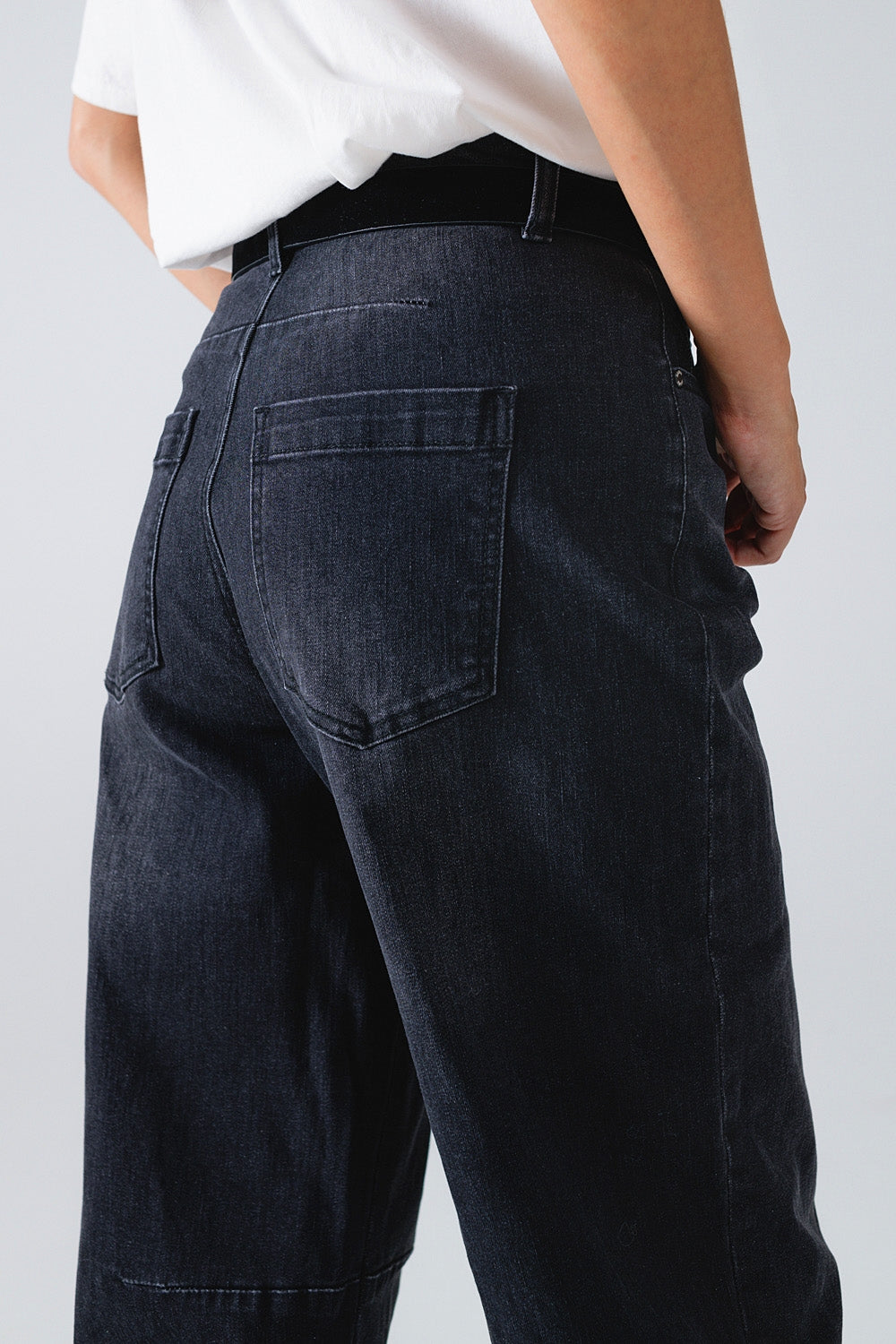 Black Straight Jeans With Seam Detail - Denim