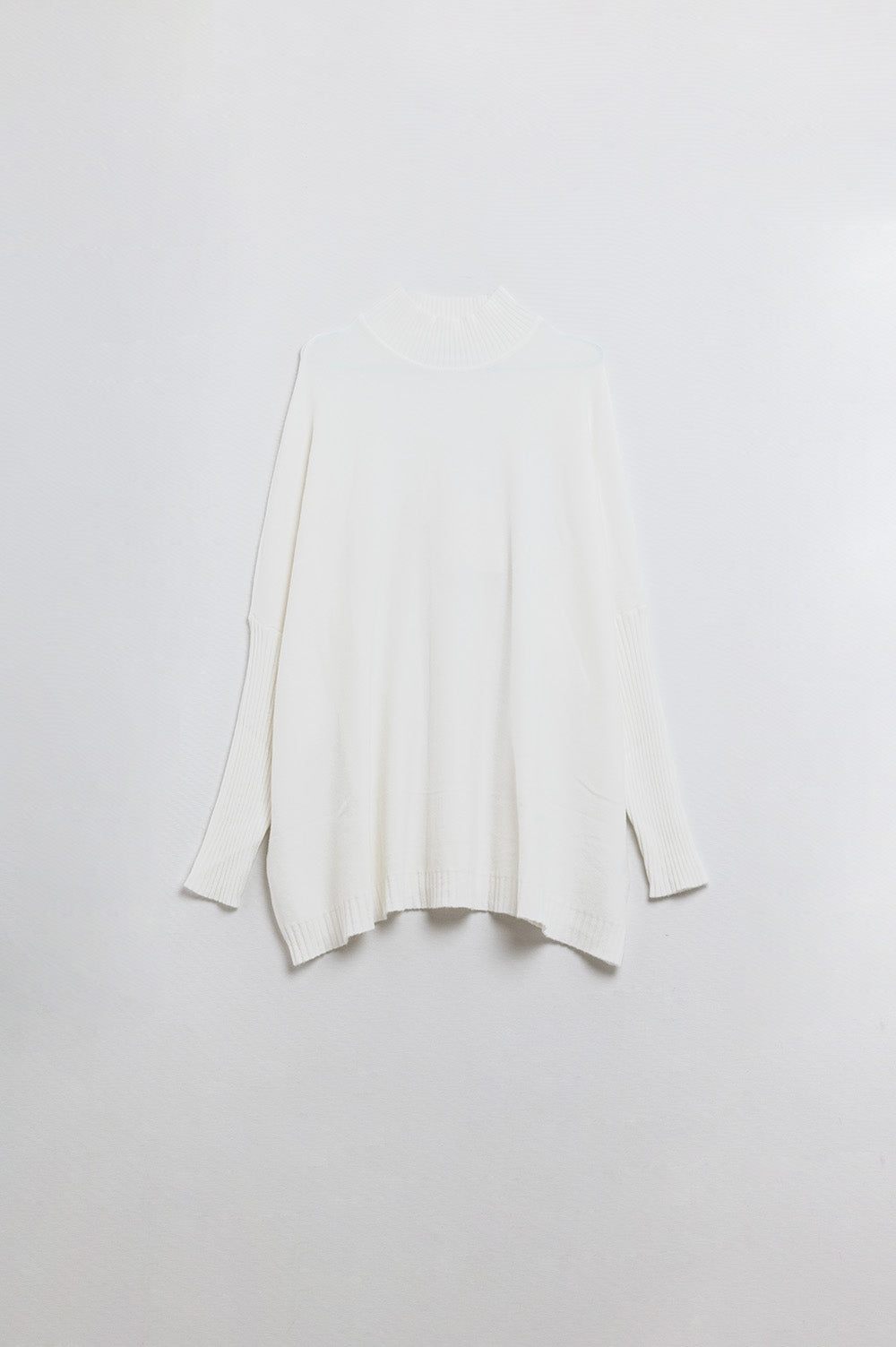 oversized soft knitted white sweater with ribbed sleeves - jumper