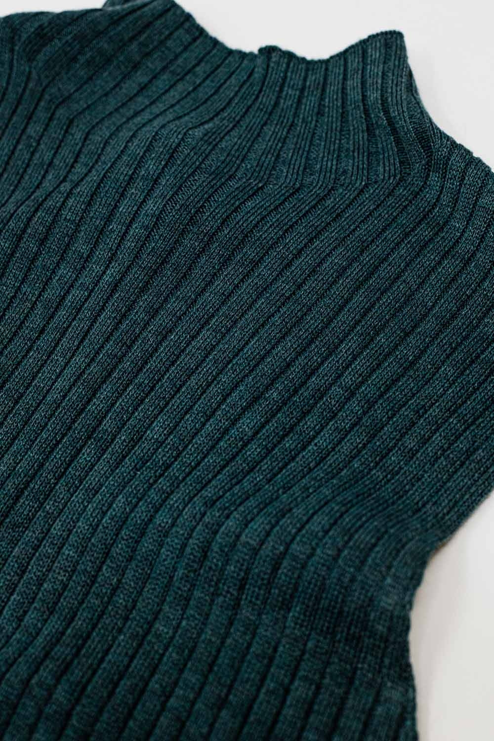 Sleeveless fine knit wool sweater in green - jumper