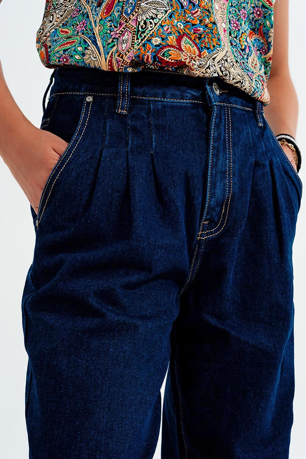 Relaxed fit pleat front jeans in dark blue - Denim