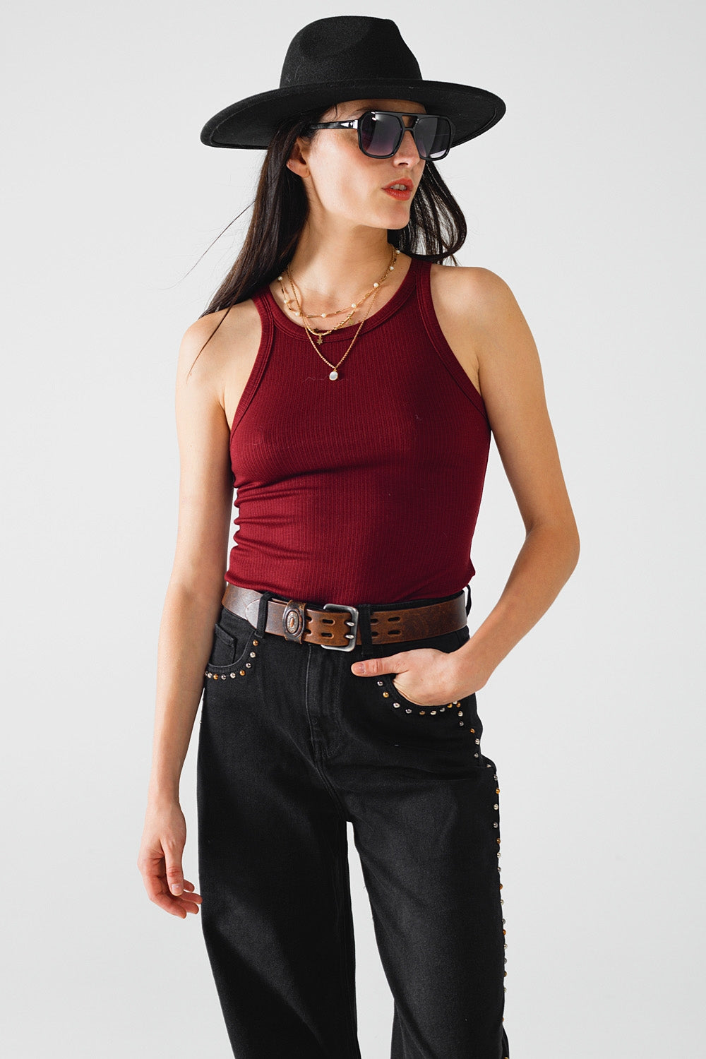 Sleeveless burgundy Top With Ribbed details - top