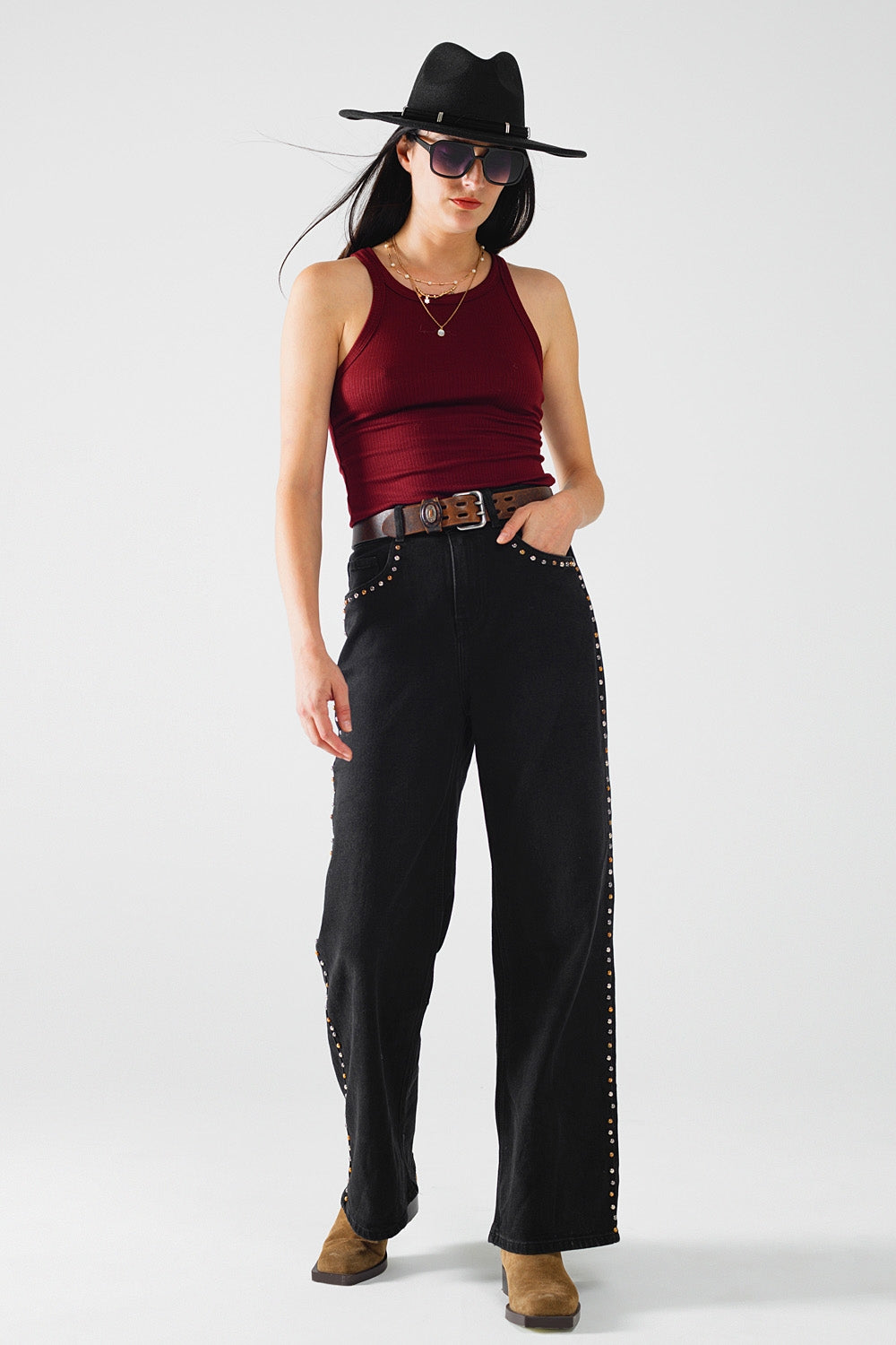 Sleeveless burgundy Top With Ribbed details - top