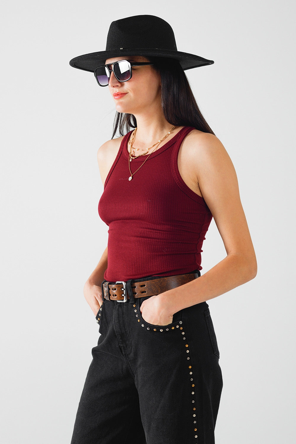 Sleeveless burgundy Top With Ribbed details - top