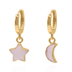 Boucles d'oreilles créoles Joni en quartz rose avec breloque étoile et lune | Plaqué or 18 carats