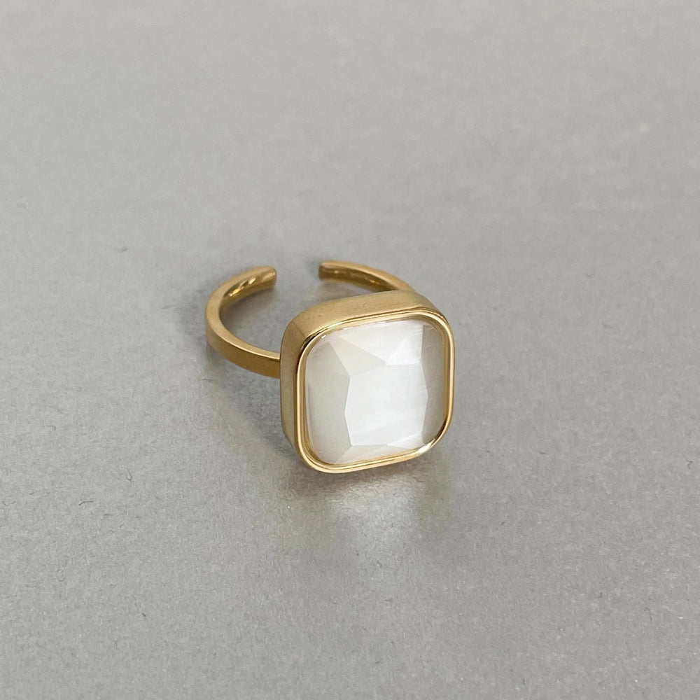 Anel Hestia Luxe banhado a ouro 18k branco