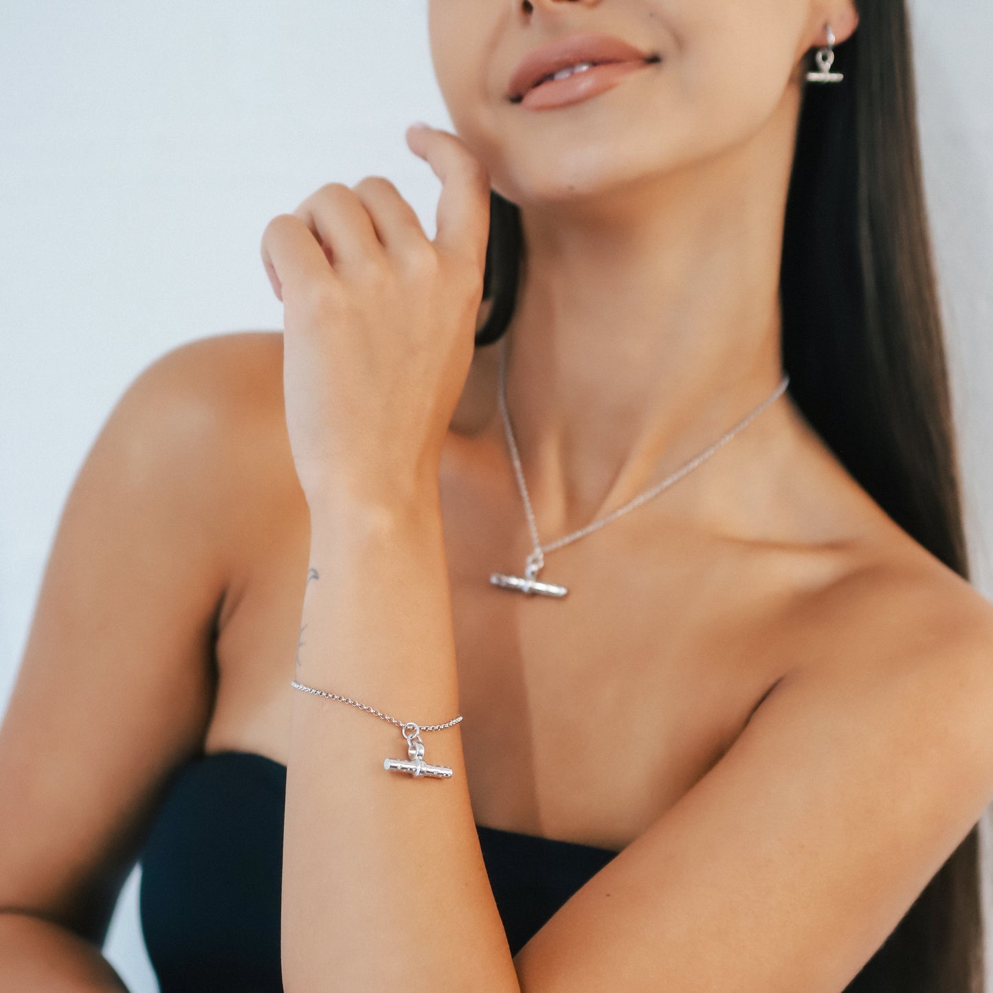 Wren T-Bar Necklace | 925 Sterling Silver - Necklace