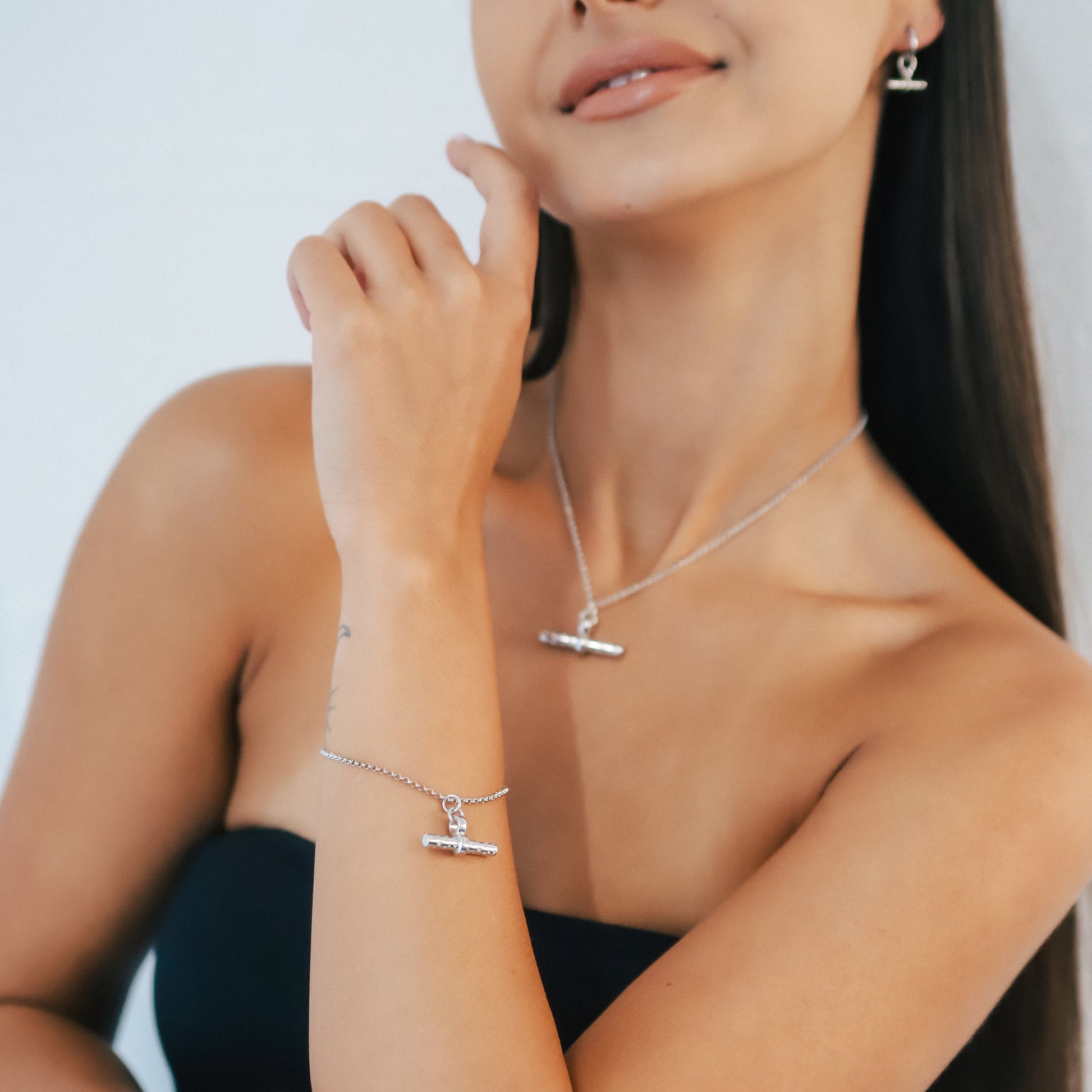 Wren T-Bar Necklace | 925 Sterling Silver - Necklace