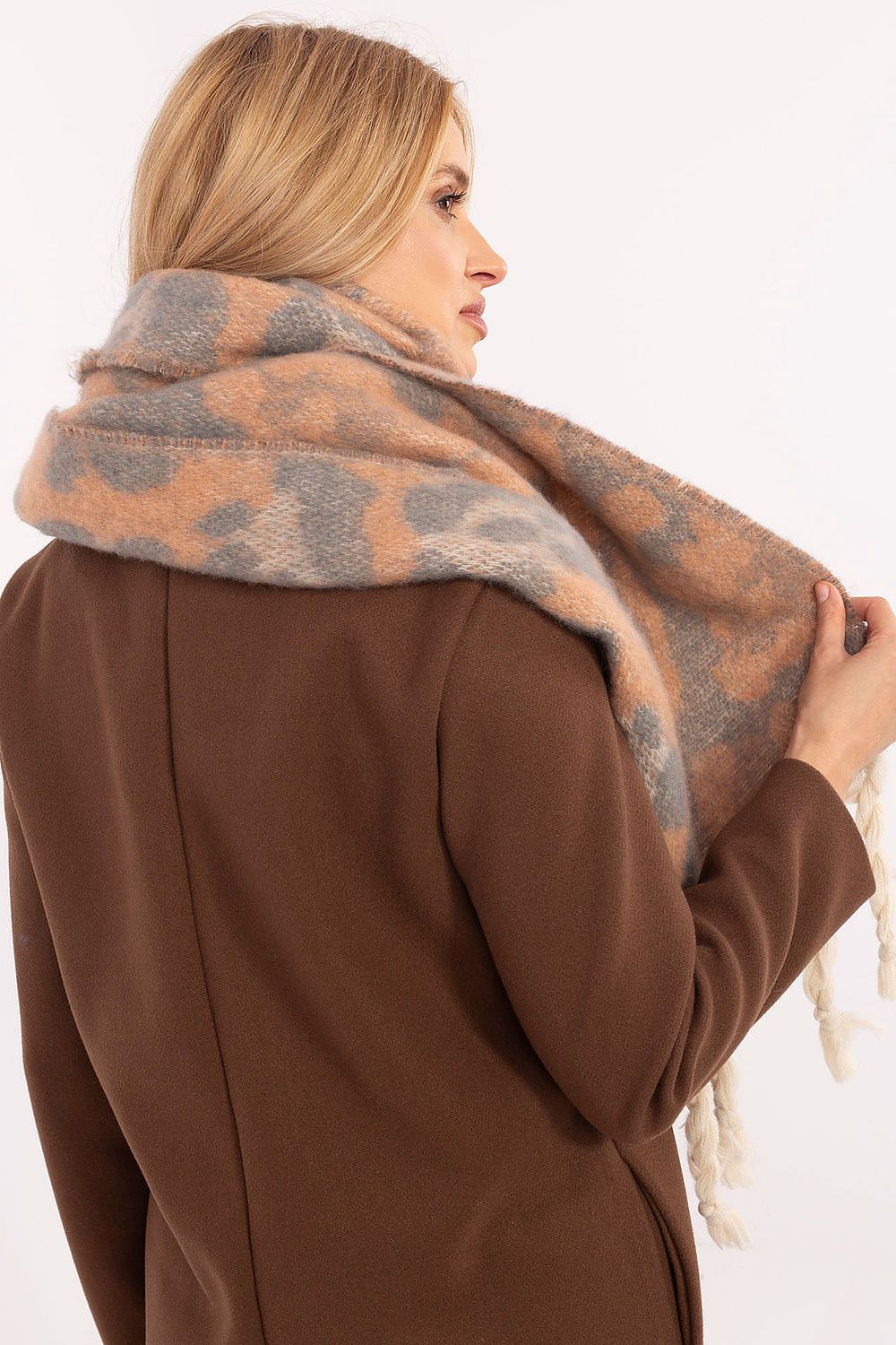 AT Animal Print Shawl for Women - Trendy Fashion Accessory - Scarves
