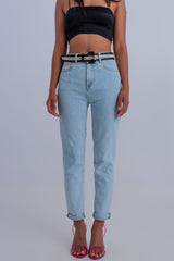 Basic mom jean in light blue