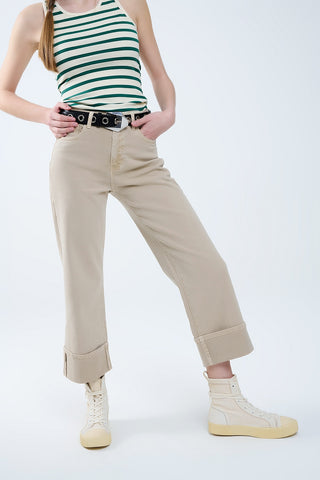 Pantalon droit beige avec ourlet court