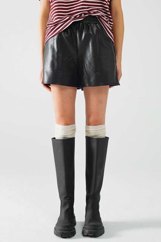 Black faux leather shorts with gathering at the waist with drawstring - Trousers