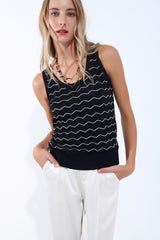 Pull en maille noire avec motif zigzag doré